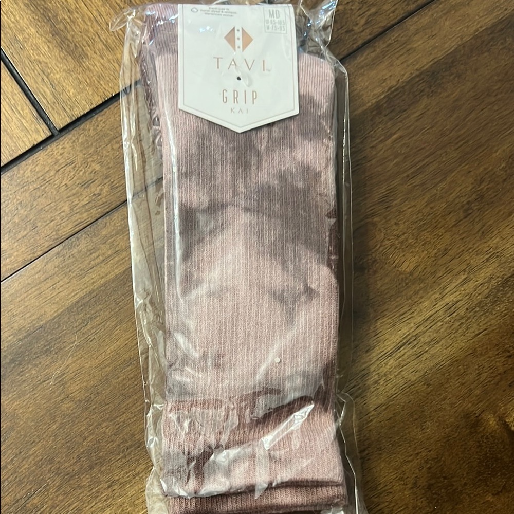 Primrose tie dye pilates/pure barre socks with grips